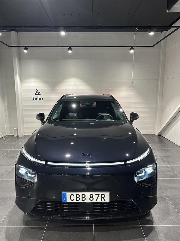 Begagnad XPENG G9 405 kW (551 HK) 2025 Svart SUV