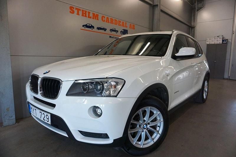 Vit Begagnad 2012 BMW X3 SUV | 124 700 kr (Marknadspris) - Bild 1/4