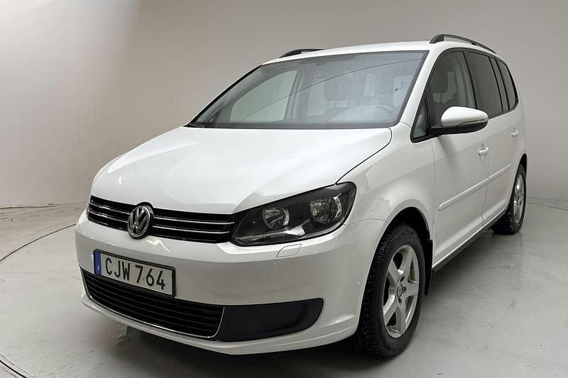 Begagnad VW Touran 150 HK (110 kW) 2014 Vit Minibuss