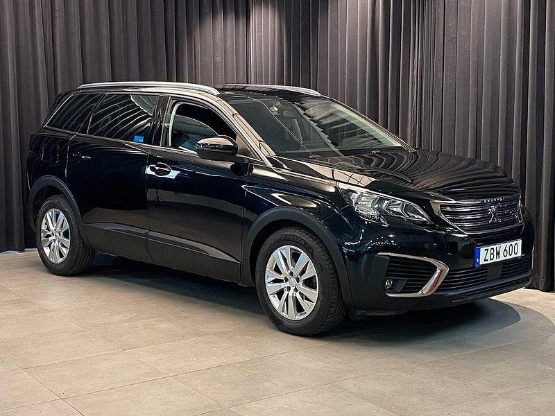 Svart Begagnad 2017 Peugeot 5008 Minibuss | 199 500 kr (Lite dyr) - Bild 1/4