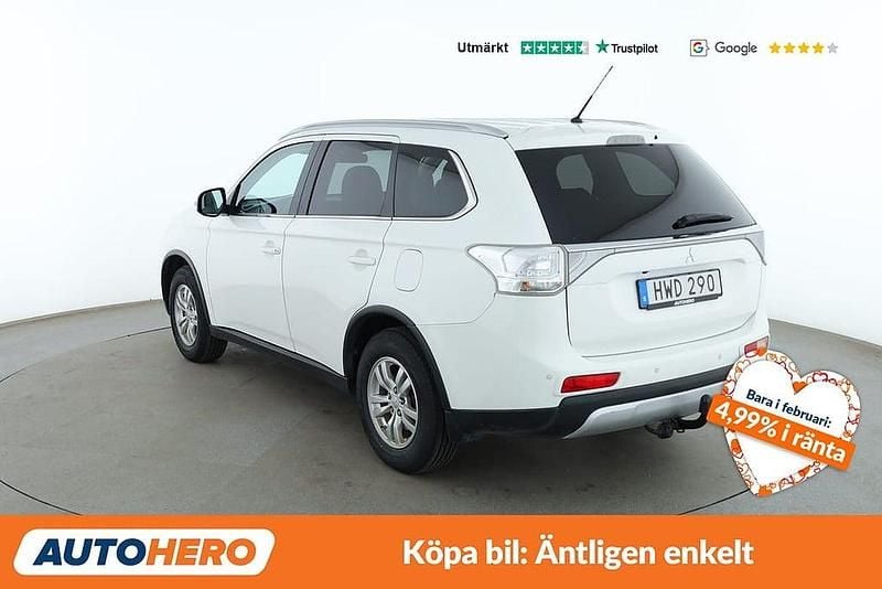 Begagnad Mitsubishi Outlander P-HEV 205 HK (150 kW) 2015 Vit SUV