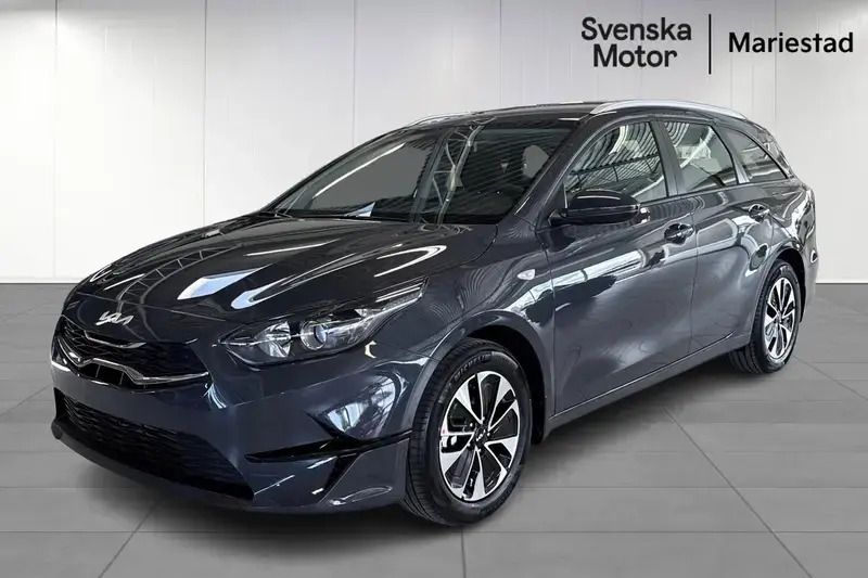 Grå Ny 2025 Kia Ceed Sportswagon Kombi | 299 900 kr (Dyr) - Bild 1/4