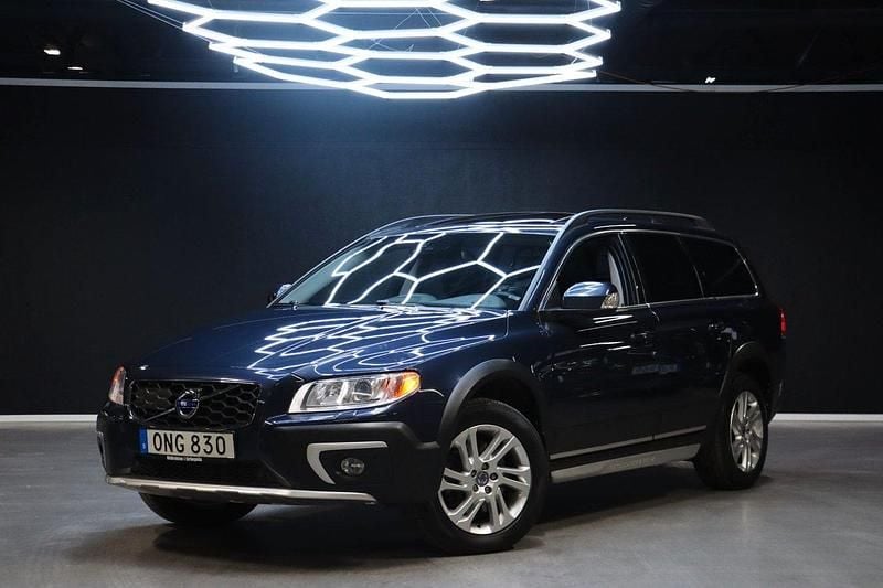Blå Begagnad 2014 Volvo XC70 Summum Kombi | 184 900 kr (Marknadspris) - Bild 1/4