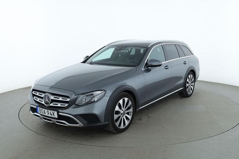 Grå Begagnad 2019 Mercedes E220 Avantgarde Kombi | 397 000 kr (Dyr) - Bild 1/3