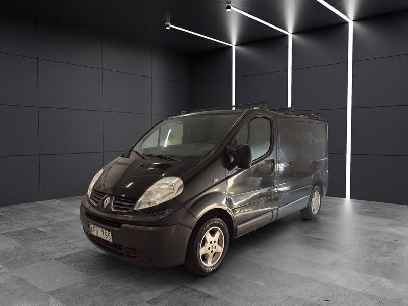 Svart Begagnad 2010 Renault Trafic Van | 49 900 kr (Bra pris) - Bild 1/4