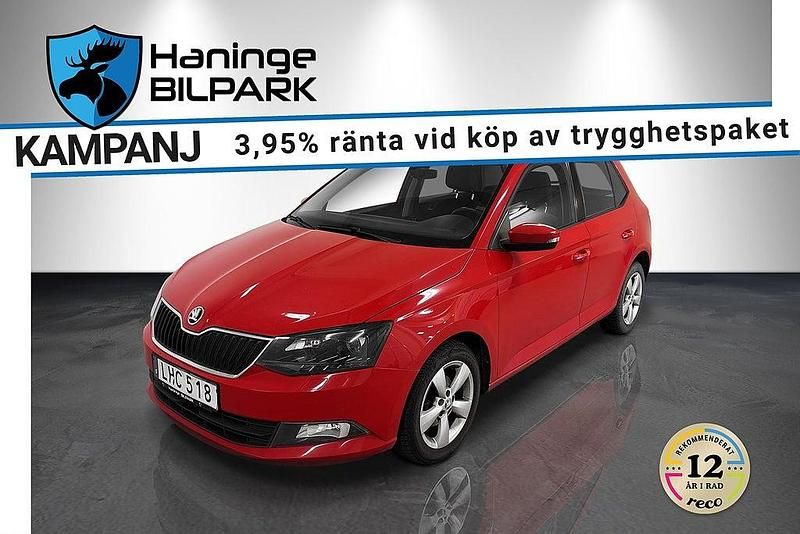 Röd Begagnad 2015 Skoda Fabia Style Halvkombi | 89 995 kr (Marknadspris) - Bild 1/2