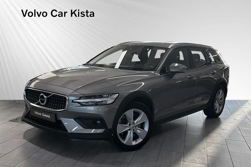 Grå Begagnad 2019 Volvo V60 CC SE Kombi | 319 800 kr (Marknadspris) - Bild 1/3