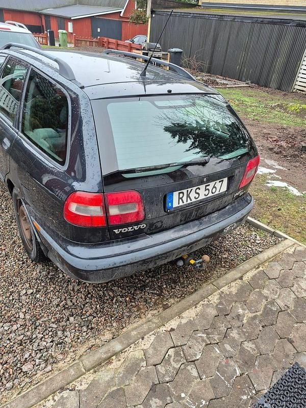 Begagnad Volvo V40 160 HK (117 kW) 2000 Kombi