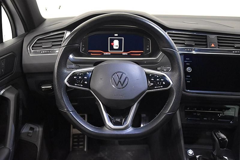 Begagnad VW Tiguan R-line 190 HK (139 kW) 2022 Vit SUV