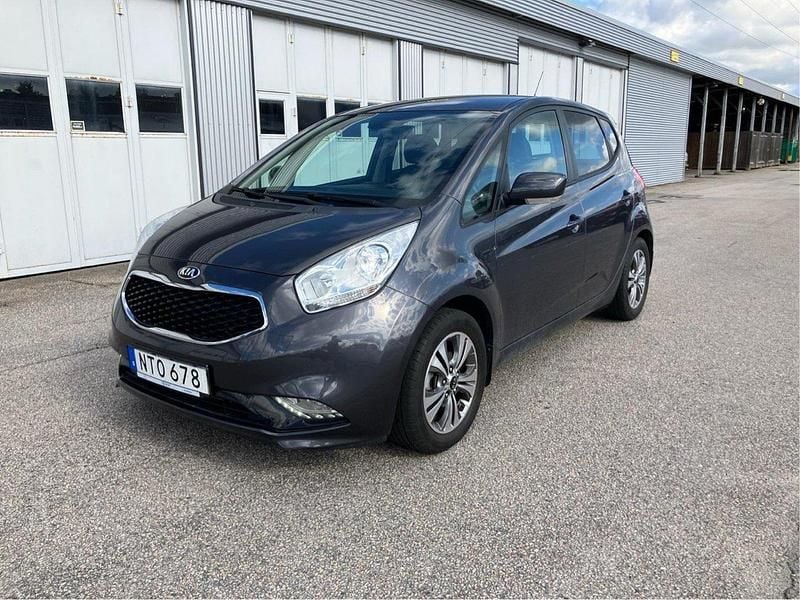Grå Begagnad 2015 Kia Venga Halvkombi | 84 900 kr (Marknadspris) - Bild 1/4