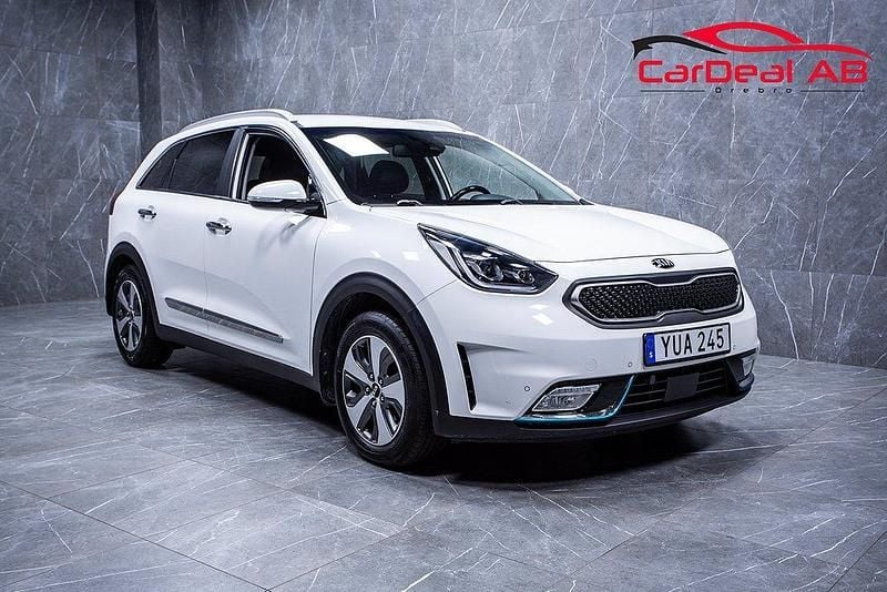Vit Begagnad 2018 Kia Niro Advance SUV | 169 800 kr (Marknadspris) - Bild 1/4
