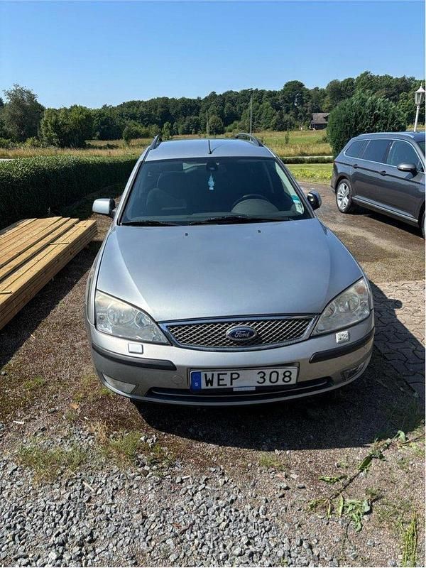 Silver Begagnad 2005 Ford Mondeo Kombi | 27 000 kr (Marknadspris) - Bild 1/4