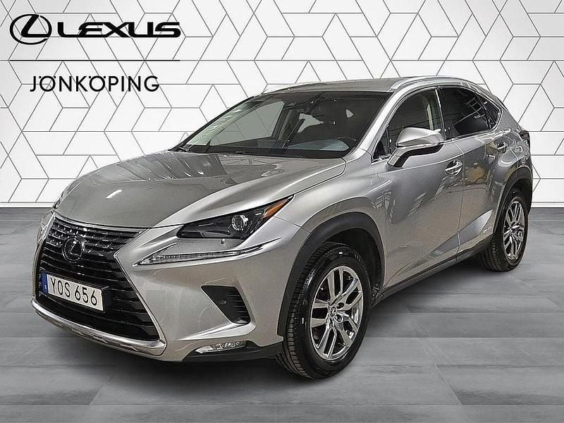 Grå Begagnad 2018 Lexus NX300h Executive Line SUV | 279 900 kr (Marknadspris) - Bild 1/3