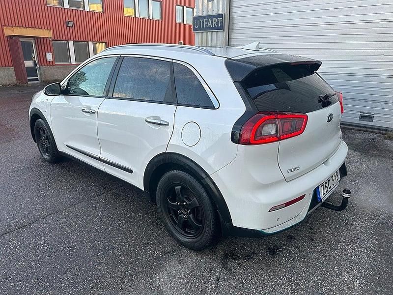 Begagnad Kia Niro Advance 141 HK (103 kW) 2017 Vit SUV