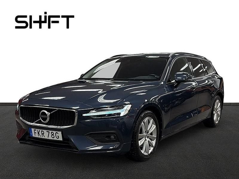 Blå Begagnad 2019 Volvo V60 Momentum Kombi | 316 900 kr (Marknadspris) - Bild 1/4