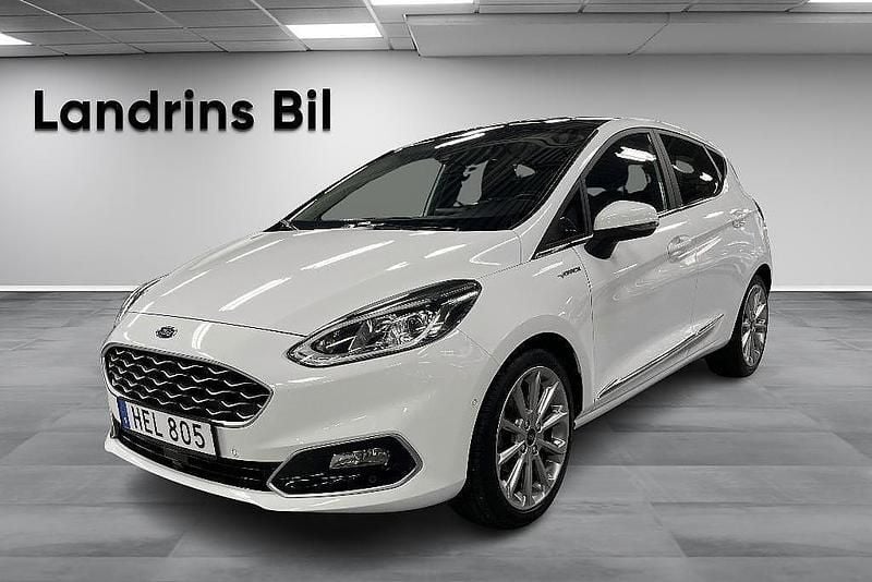 Vit Begagnad 2020 Ford Fiesta Vignale Halvkombi | 169 900 kr (Marknadspris) - Bild 1/4