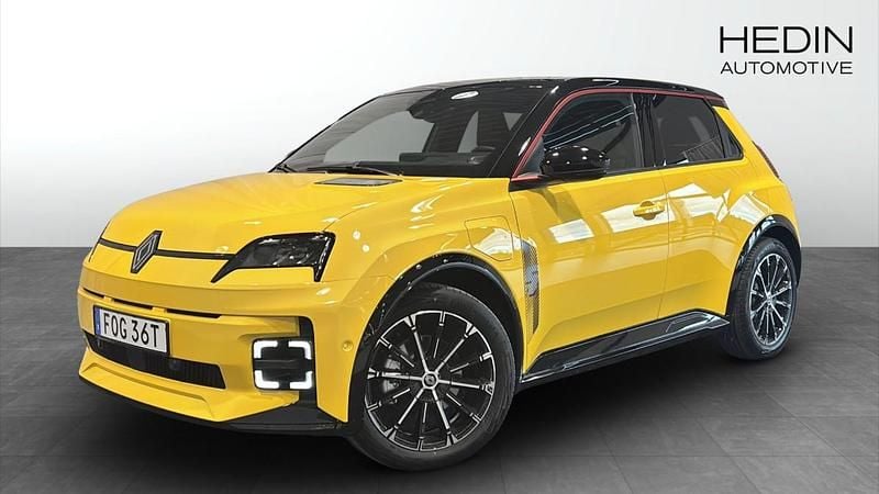 Gul (yellow) Ny 2025 Renault R5 Iconic Halvkombi | 384 900 kr - Bild 1/4