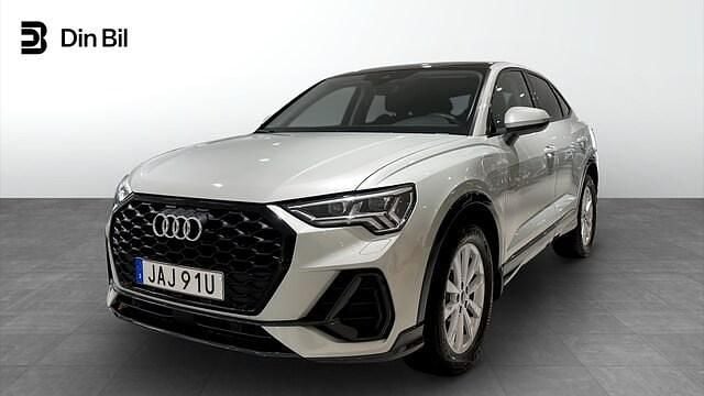 Daggsilver metallic Begagnad 2023 Audi Q3 Sportback Proline SUV | 409 000 kr (Bra pris) - Bild 1/4