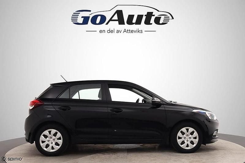 Begagnad Hyundai i20 Comfort 84 HK (61 kW) 2018 Svart Halvkombi