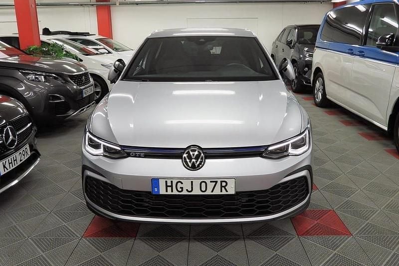 Begagnad VW Golf VIII GTE 245 HK (180 kW) 2020 Silver Halvkombi