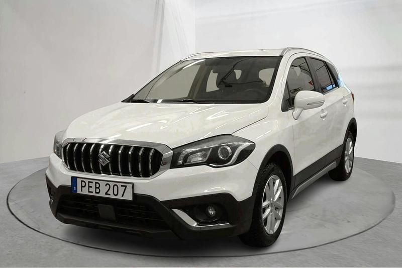 Vit Begagnad 2017 Suzuki SX4 S-Cross | 153 000 kr (Marknadspris) - Bild 1/4