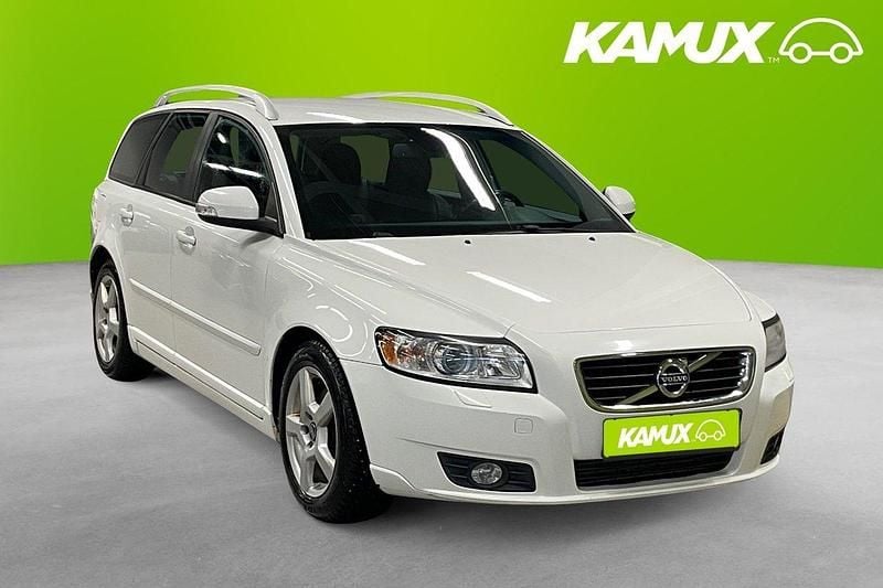 Vit Begagnad 2012 Volvo V50 Kombi | 79 800 kr (Dyr) - Bild 1/4