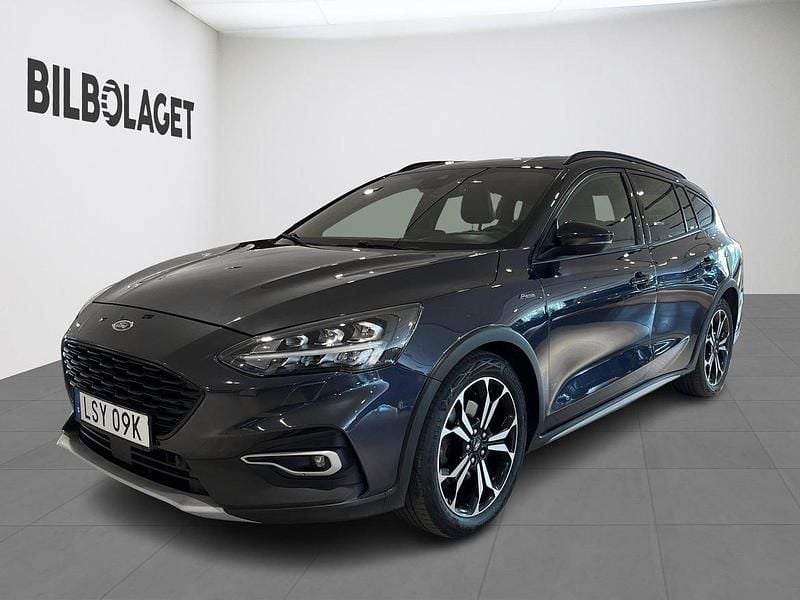 Blå Begagnad 2020 Ford Focus Active Kombi | 179 800 kr (Marknadspris) - Bild 1/4