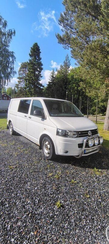 Vit Begagnad 2013 VW T5 Van | 75 000 kr (Superpris) - Bild 1/4