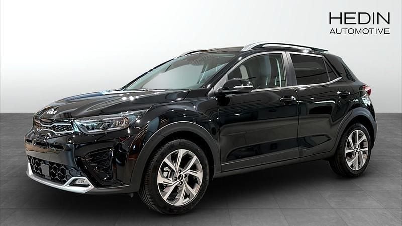 Svart (black) Ny 2025 Kia Stonic GT-Line SUV | 277 900 kr - Bild 1/4