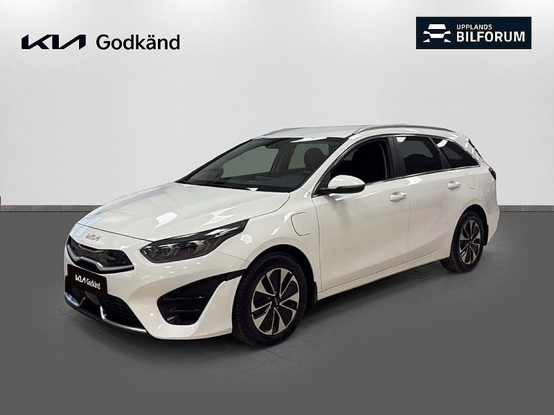 Grå Begagnad 2024 Kia Ceed Sportswagon Kombi | 269 000 kr (Marknadspris) - Bild 1/4
