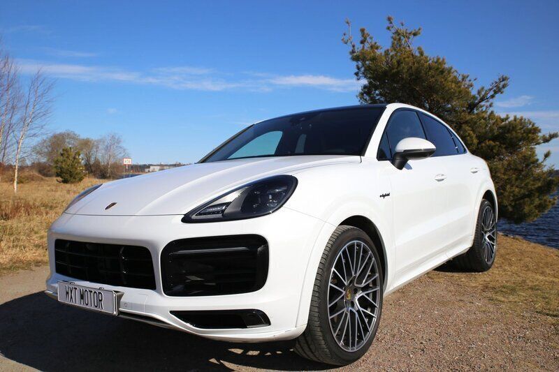 Vit (carrara white metallic ) Begagnad 2023 Porsche Cayenne Platinum Edition SUV | 865 000 kr (Superpris) - Bild 1/4