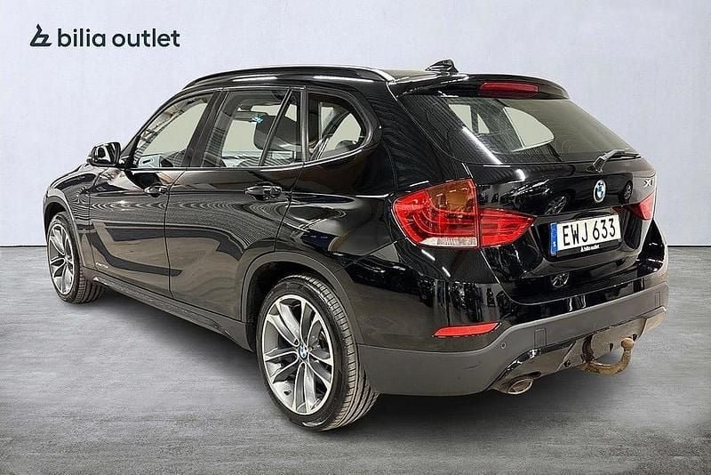Begagnad BMW X1 Sport Line 184 HK (135 kW) 2015 Svart SUV