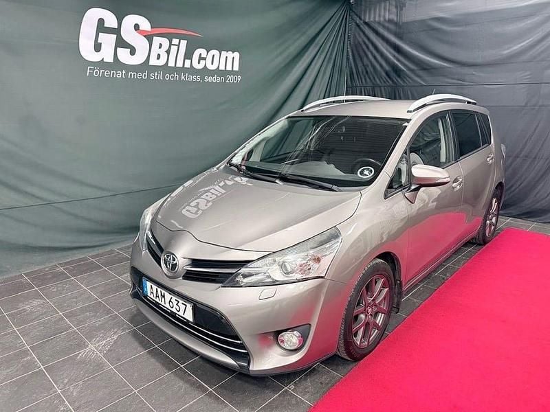 Brun Begagnad 2015 Toyota Verso Edition Minibuss | 129 900 kr (Lite dyr) - Bild 1/4