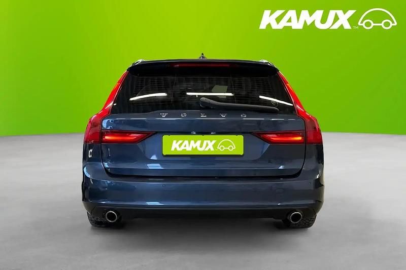 Begagnad Volvo V90 Momentum 190 HK (139 kW) 2019 Blå Kombi