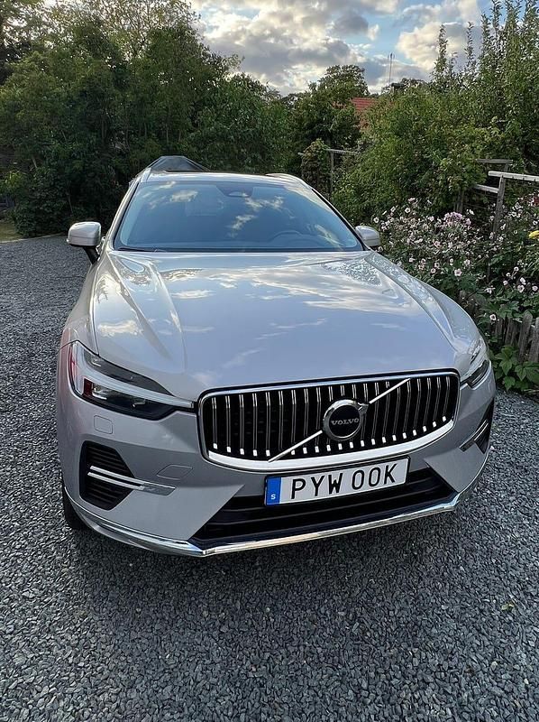 Silver dawn Begagnad 2023 Volvo XC60 SUV | 435 000 kr - Bild 1/4