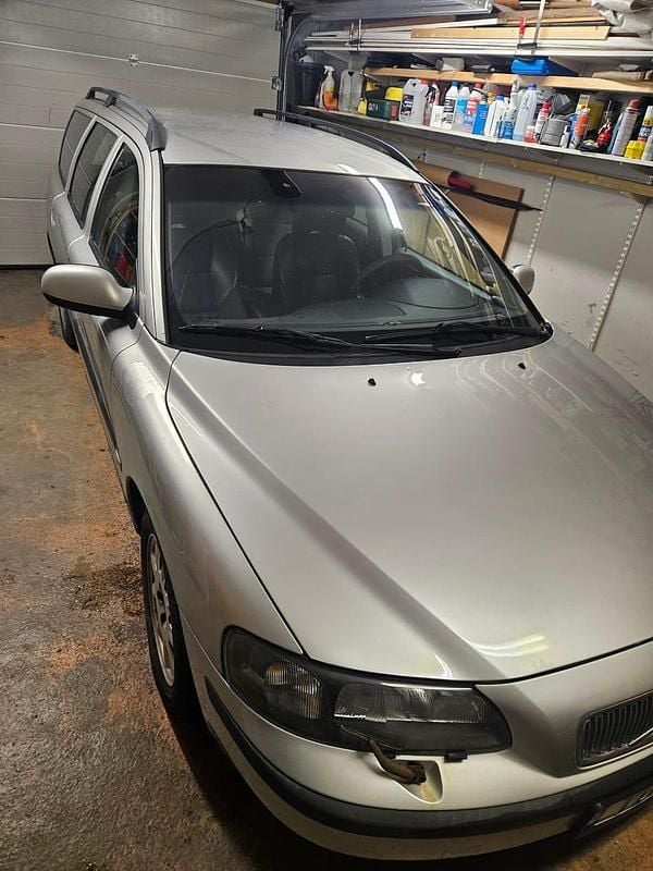 Begagnad 2003 Volvo V70 Kombi | 18 000 kr (Bra pris) - Bild 1/4