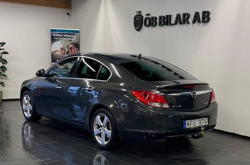 Begagnad Opel Insignia Cosmo 160 HK (117 kW) 2013 Grå