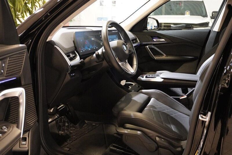 Begagnad BMW iX1 xLine 200 kW (272 HK) 2023 Svart SUV