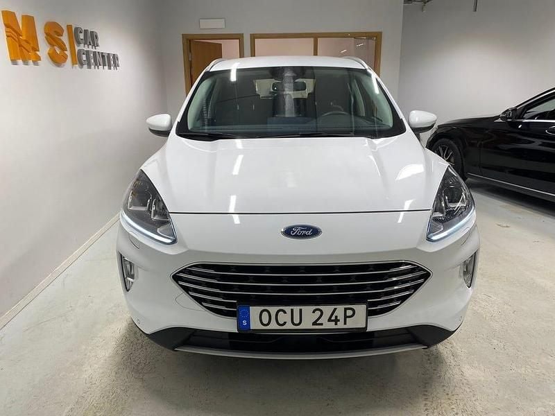 Begagnad Ford Kuga Titanium 224 HK (164 kW) 2021 Vit SUV