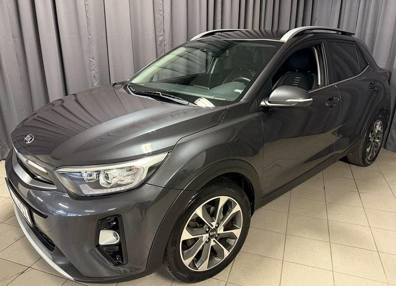 Grå Begagnad 2020 Kia Stonic Advance SUV | 169 900 kr (Marknadspris) - Bild 1/4