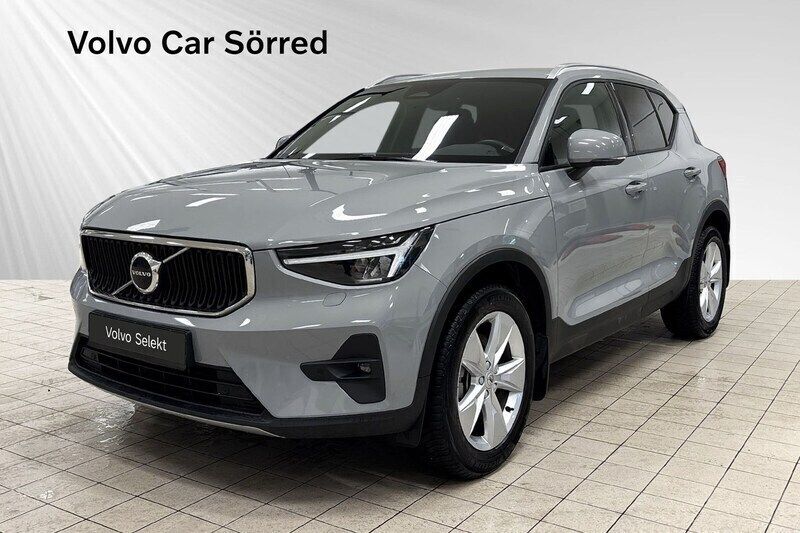 Grå Begagnad 2023 Volvo XC40 Core SUV | 339 900 kr (Bra pris) - Bild 1/3