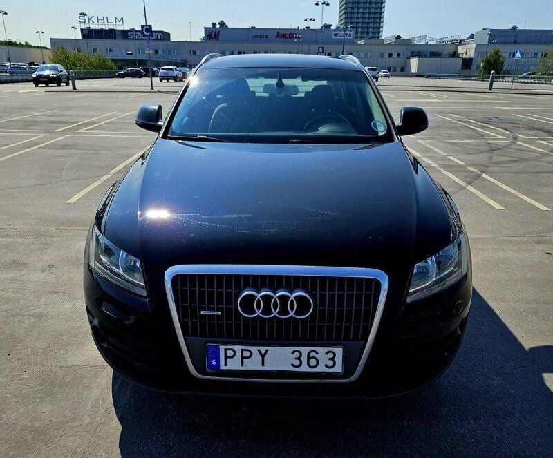 Svart Begagnad 2010 Audi Q5 SUV | 85 000 kr (Marknadspris) - Bild 1/4
