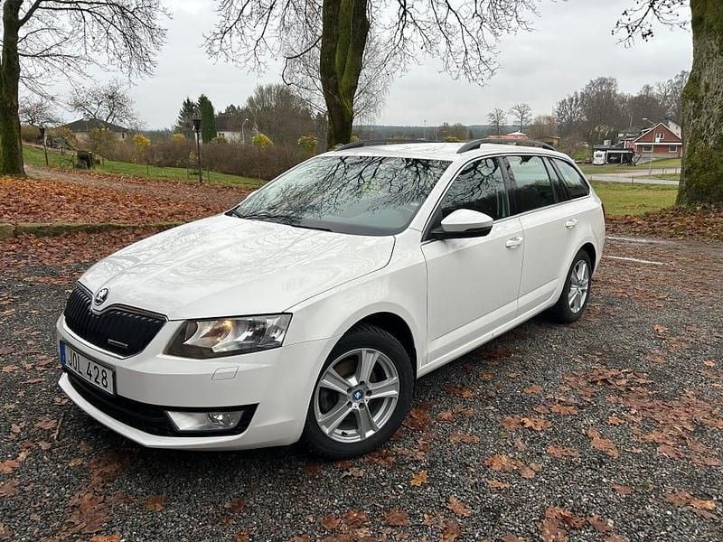 Begagnad Skoda Octavia 110 HK (80 kW) 2015 Halvkombi