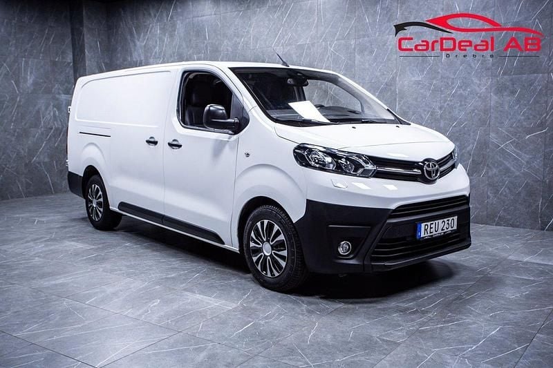 Vit Begagnad 2018 Toyota Proace Van | 179 800 kr (Marknadspris) - Bild 1/4