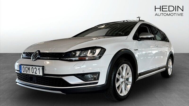 Vit (white) Begagnad 2016 VW Golf Alltrack Kombi | 154 900 kr (Bra pris) - Bild 1/4