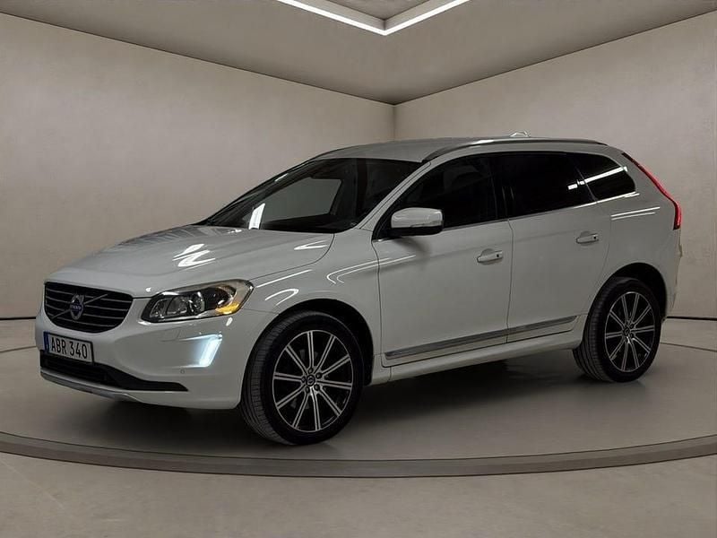 Vit Begagnad 2014 Volvo XC60 Summum SUV | 119 900 kr (Marknadspris) - Bild 1/4