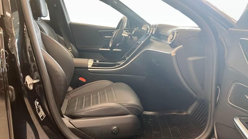 Begagnad Mercedes C300e 2022 Svart Sedan