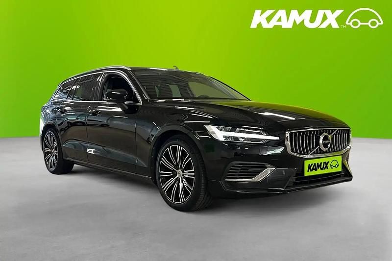 Svart Begagnad 2022 Volvo V60 Kombi | 298 700 kr (Lite dyr) - Bild 1/4