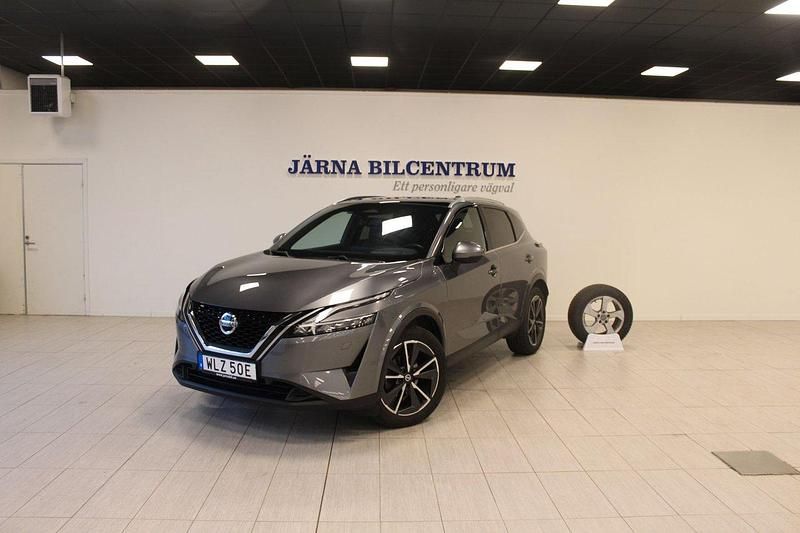 Grå Begagnad 2022 Nissan Qashqai 360º SUV | 264 900 kr (Marknadspris) - Bild 1/4