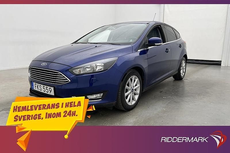 Blå Begagnad 2016 Ford Focus Titanium Halvkombi | 93 800 kr (Marknadspris) - Bild 1/3